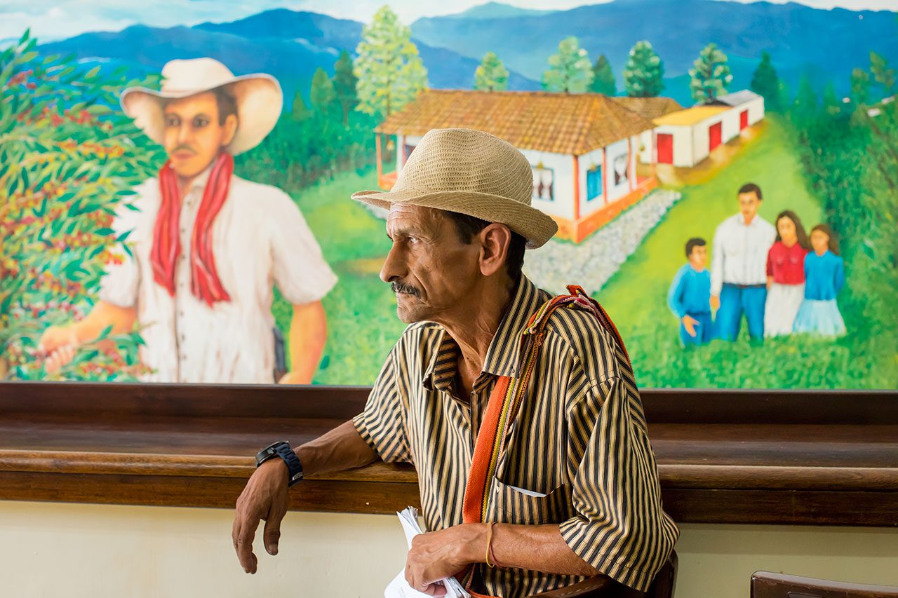 Coumbian man. Photo by Guillermo Santos